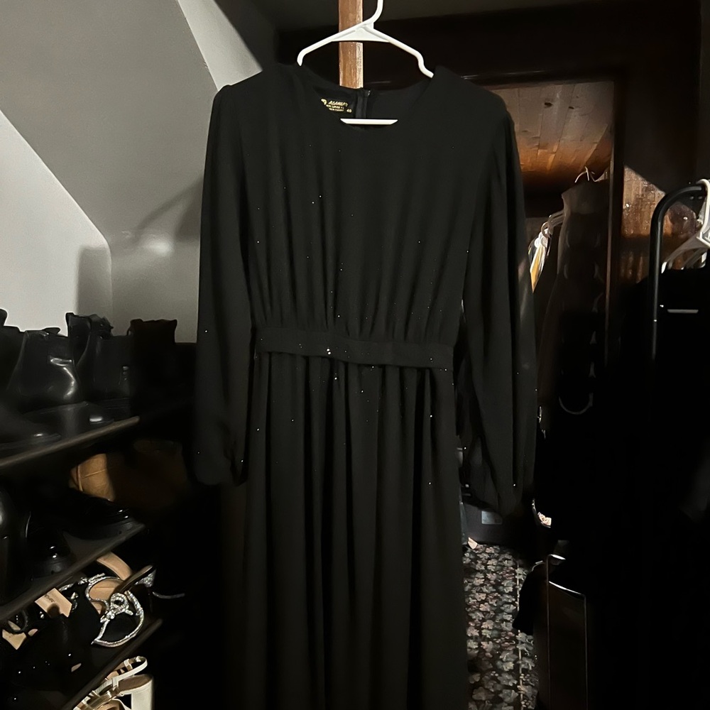 Black Modest Hijabi Dress w/ Sparkles SIZE 46